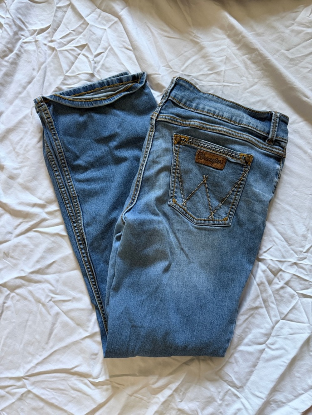 Wrangler Boot Cut - Picture 2 of 4